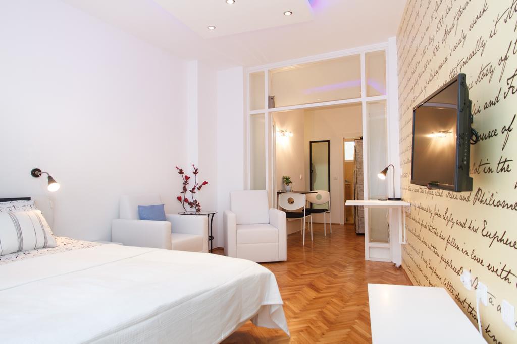 Stay In Apartments Белград Номер фото