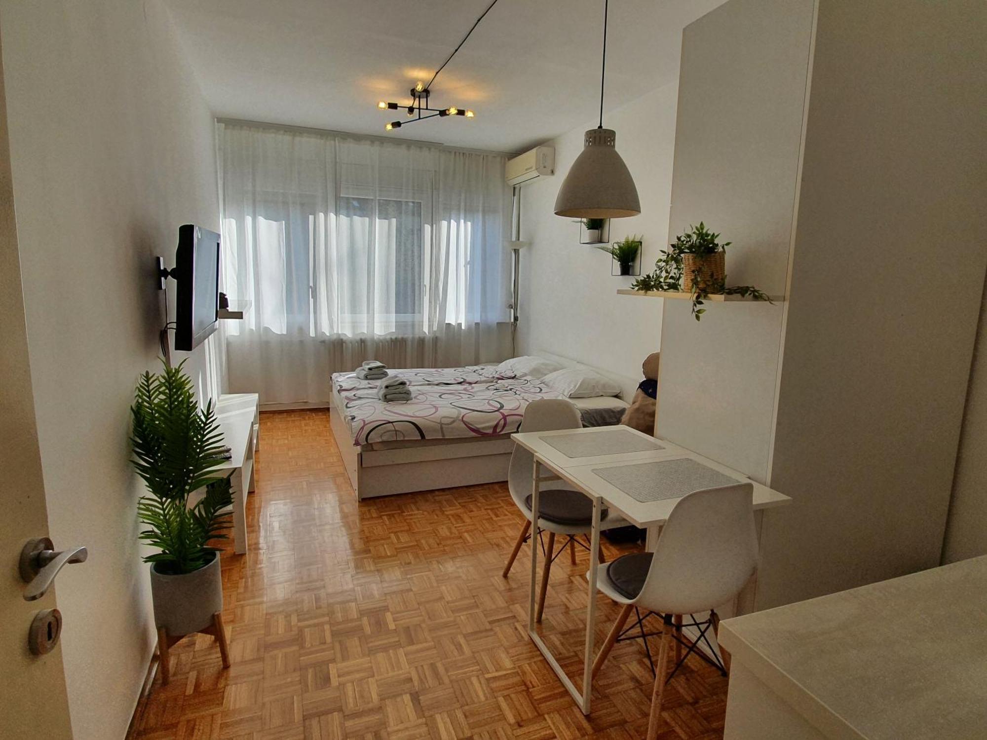 Stay In Apartments Белград Номер фото